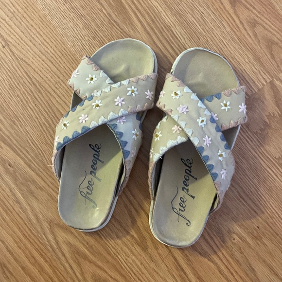 Free People Sandals - Picture 1 of 3